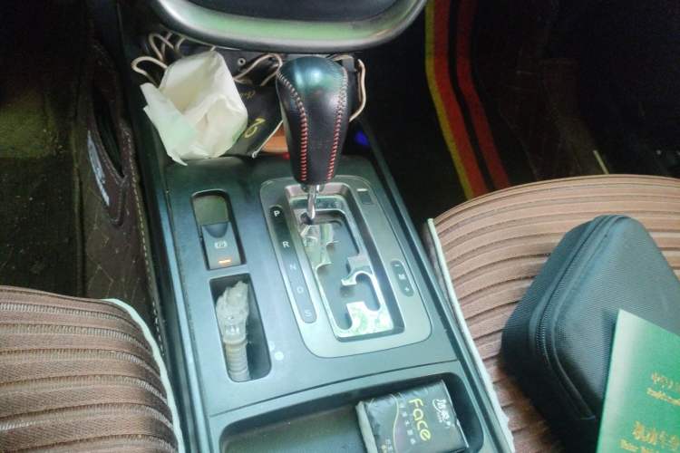 Used Bestune X80 2016 2.0L Automatic Luxury Model Gear Lever