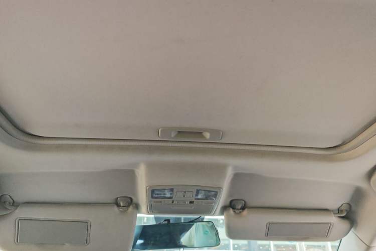 Used Bestune X80 2016 2.0L manual Comfort trim level Headliner