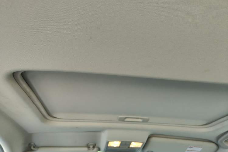 Used Bestune X80 2016 2.0L manual Comfort trim level Headliner