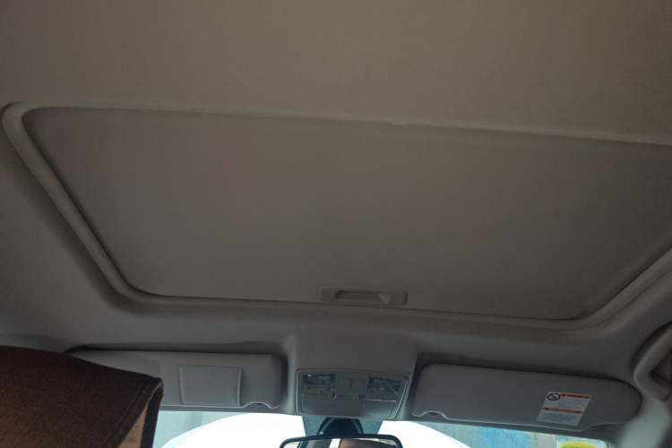 Used Bestune X80 2016 2.0L automatic Comfort trim level Headliner