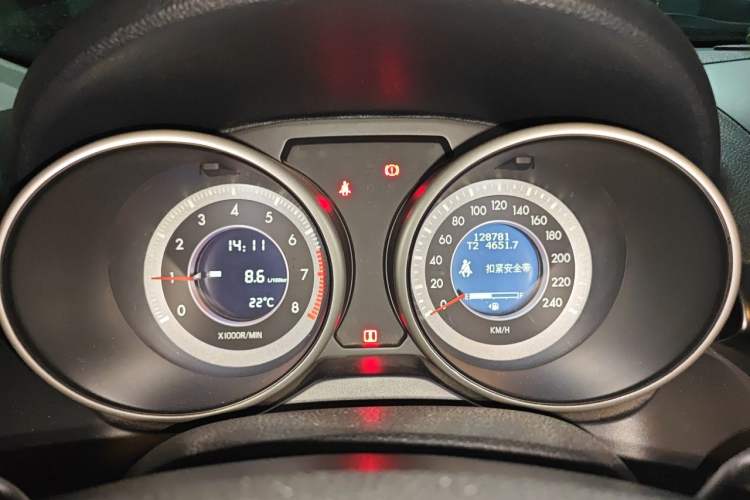 Used Bestune X80 2016 2.0L manual Comfort trim level Instrument Cluster