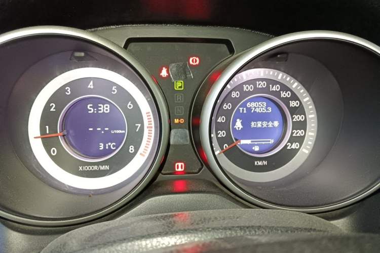 Used Bestune X80 2016 2.0L automatic Comfort trim level Instrument Cluster