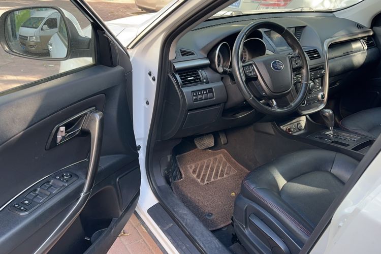 Used Bestune X80 2016 2.0L automatic Comfort trim level Interior 1