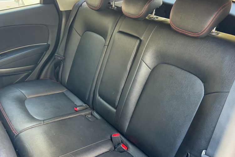 Used Bestune X80 2016 2.0L automatic Comfort trim level Interior 2