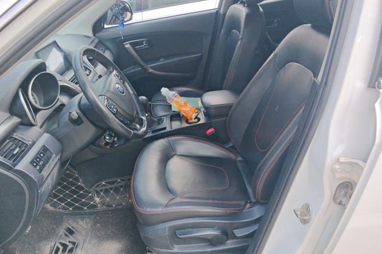 Used Bestune X80 2016 2.0L manual Comfort trim level Left Front Seat
