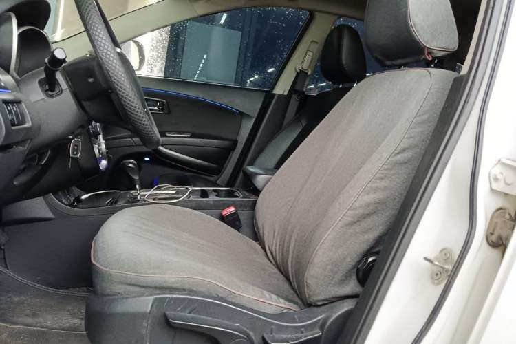 Used Bestune X80 2016 2.0L automatic Comfort trim level Left Front Seat