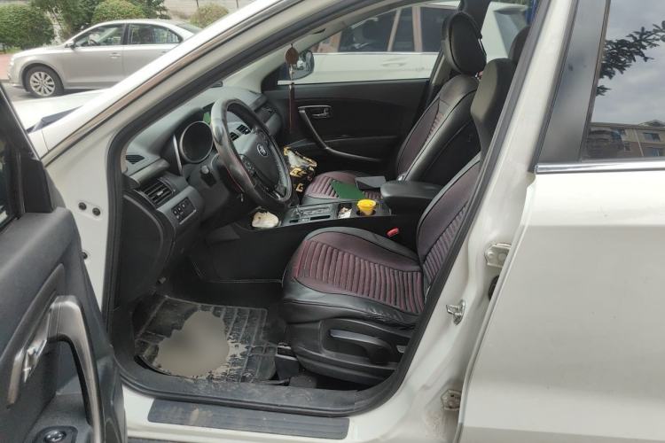 Used Bestune X80 2016 2.0L automatic Comfort trim level Left Front Seat