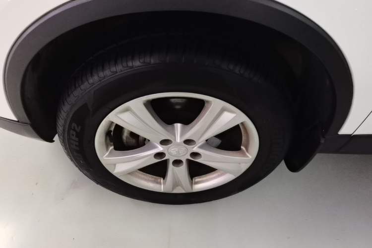 Used Bestune X80 2016 2.0L Automatic Luxury Model Left Front Wheel Hub