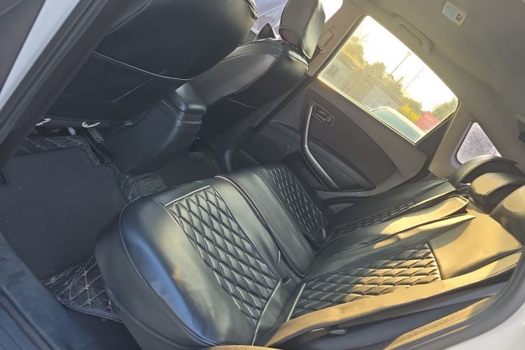 Used Bestune X80 2016 2.0L manual Comfort trim level Left Rear Seat