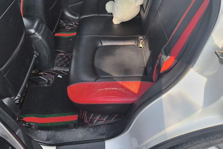 Used Bestune X80 2016 2.0L automatic Comfort trim level Left Rear Seat