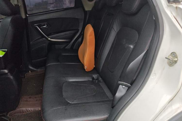 Used Bestune X80 2016 2.0L automatic Comfort trim level Left Rear Seat