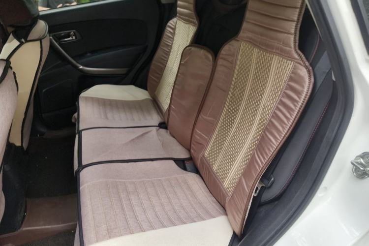 Used Bestune X80 2016 1.8T automatic comfort version Left Rear Seat