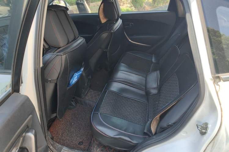 Used Bestune X80 2016 2.0L manual Comfort trim level Left Rear Seat