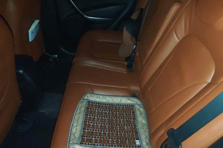 Used Bestune X80 2016 2.0L automatic Comfort trim level Left Rear Seat