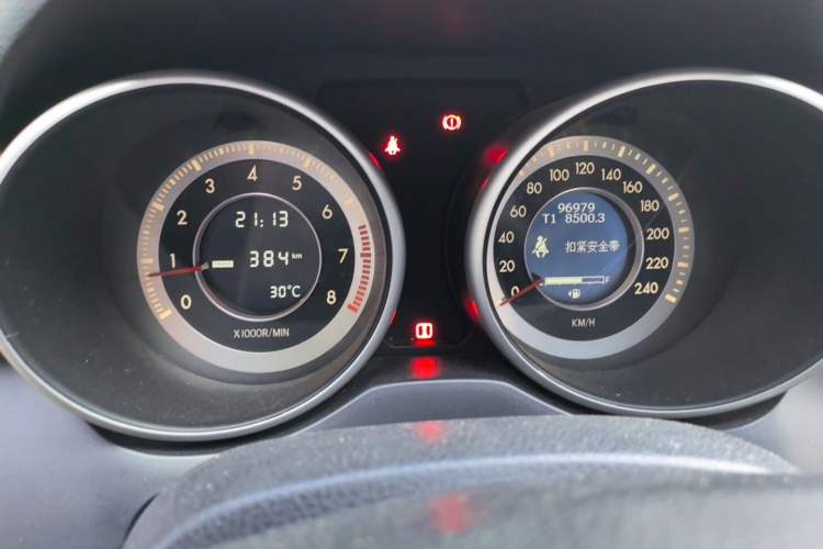 Used Bestune X80 2016 2.0L Manual Luxury Edition Odometer Close Up
