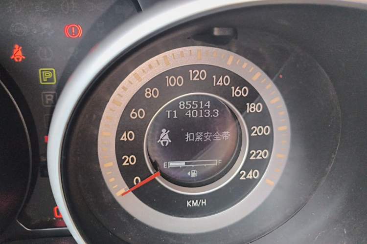 Used Bestune X80 2016 2.0L automatic Comfort trim level Odometer Close Up