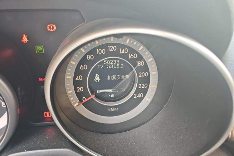 Used Bestune X80 2016 2.0L automatic Comfort trim level Odometer Close Up