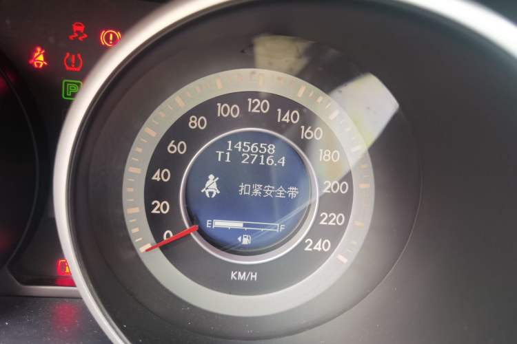 Used Bestune X80 2016 1.8T Automatic Luxury Model Odometer Close Up