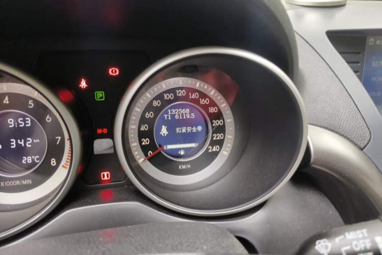 Used Bestune X80 2016 1.8T automatic comfort version Odometer Close Up