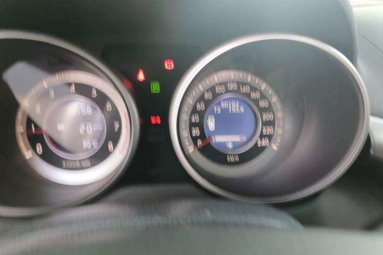 Used Bestune X80 2016 2.0L Automatic Luxury Model Odometer Close Up