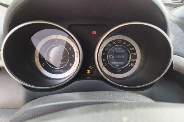 Used Bestune X80 2016 2.0L Manual Luxury Edition Odometer Close Up
