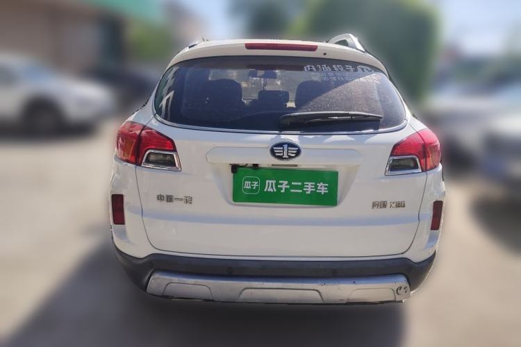 Used Bestune X80 2016 2.0L manual Comfort trim level Rear