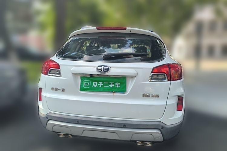 Used Bestune X80 2016 2.0L automatic Comfort trim level Rear
