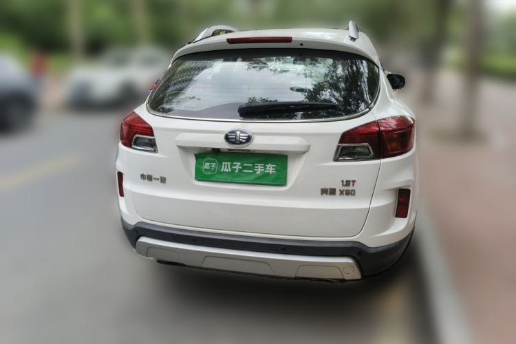 Used Bestune X80 2016 1.8T automatic comfort version Rear