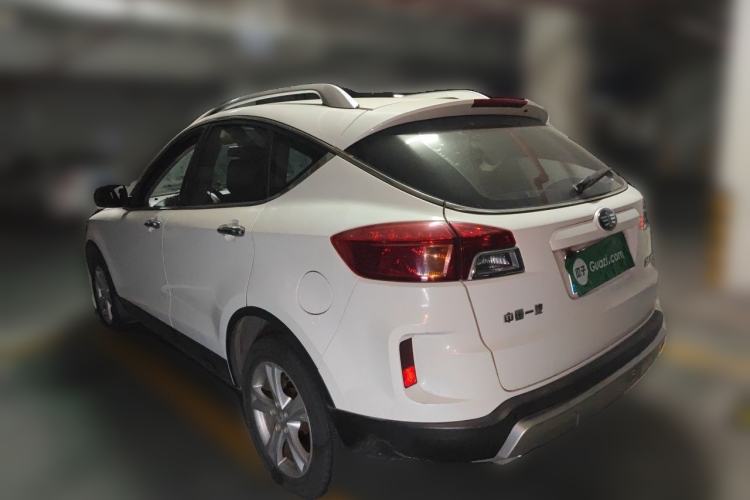 Used Bestune X80 2016 2.0L manual Comfort trim level Rear Left 45 Deg