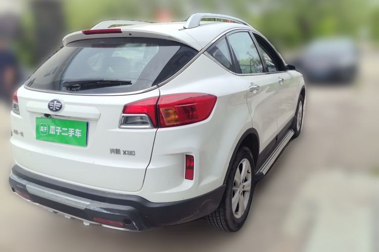 Used Bestune X80 2016 2.0L manual base trim Rear Right 45 Deg