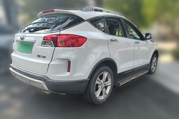Used Bestune X80 2016 2.0L automatic Comfort trim level Rear Right 45 Deg