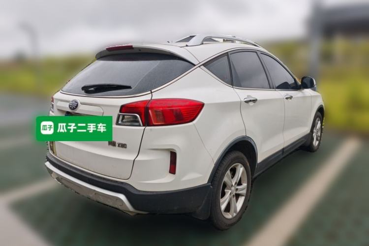 Used Bestune X80 2016 2.0L automatic Comfort trim level Rear Right 45 Deg