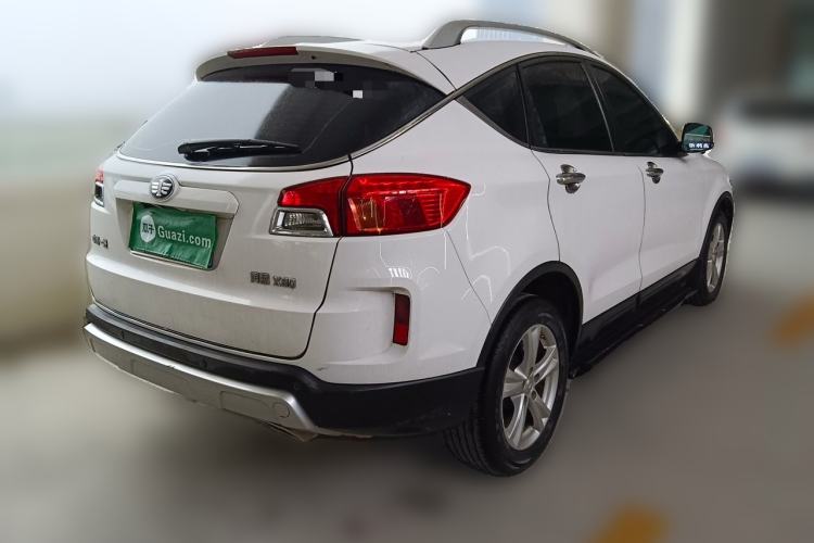 Used Bestune X80 2016 2.0L automatic Comfort trim level Rear Right 45 Deg