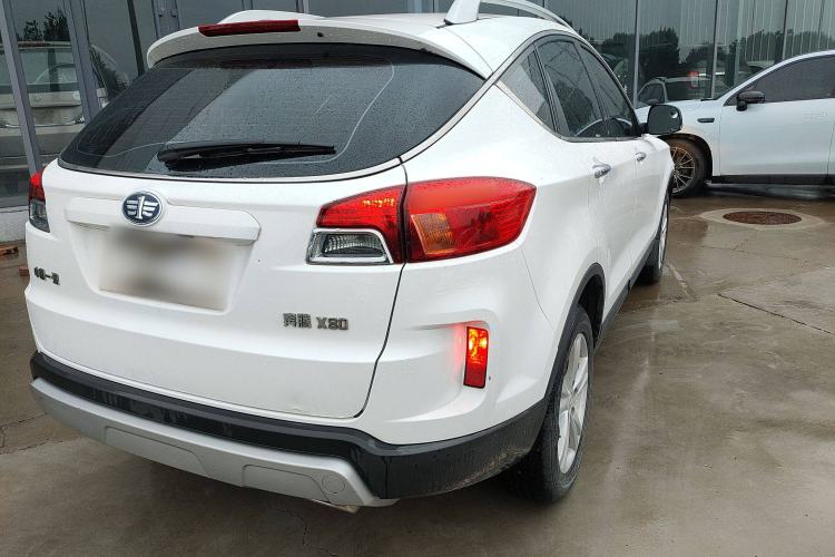 Used Bestune X80 2016 2.0L manual base trim Rear Right 45 Deg