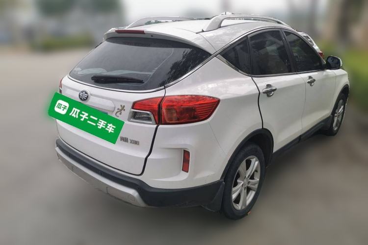 Used Bestune X80 2016 2.0L automatic Comfort trim level Rear Right 45 Deg