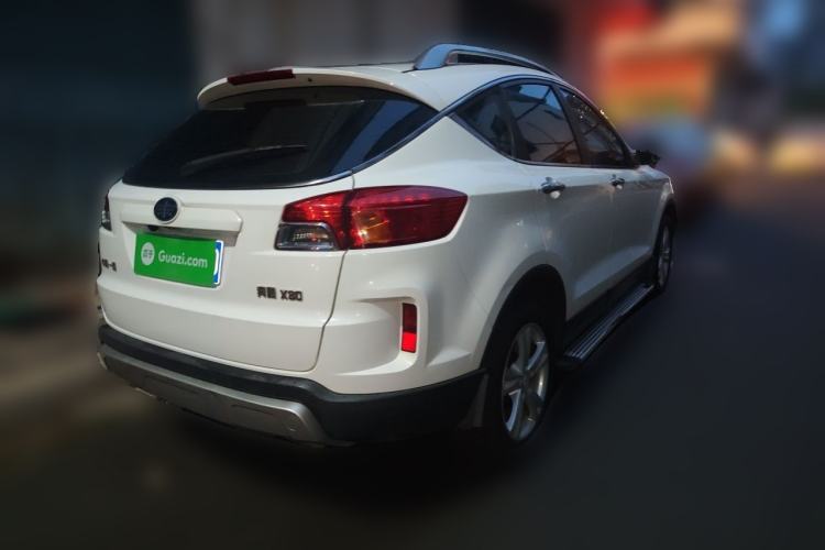 Used Bestune X80 2016 2.0L automatic Comfort trim level Rear Right 45 Deg