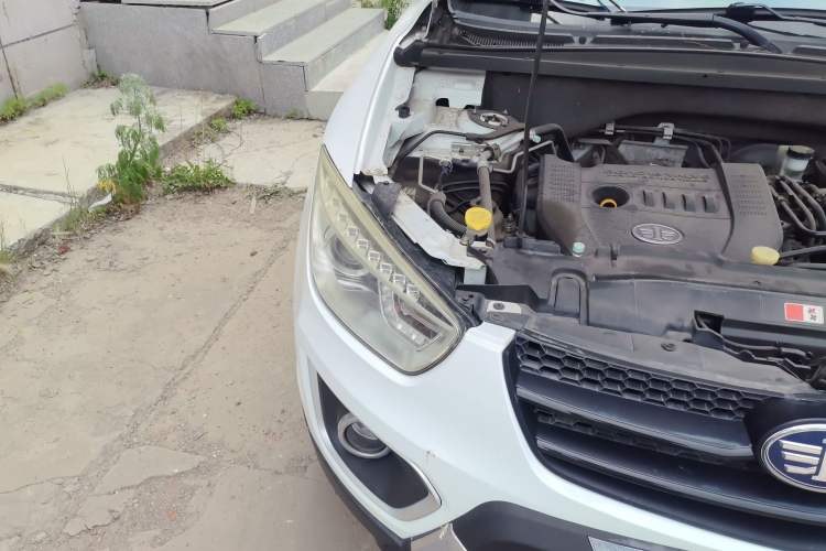 Used Bestune X80 2016 2.0L manual base trim Right Front Headlight