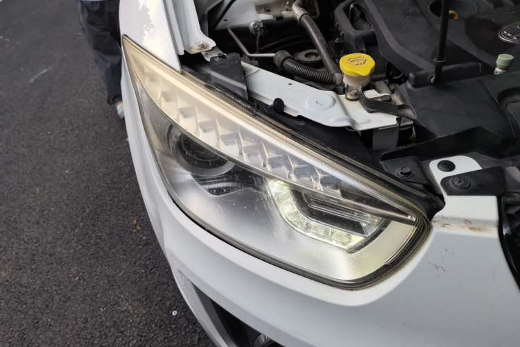 Used Bestune X80 2016 2.0L Manual Luxury Edition Right Front Headlight