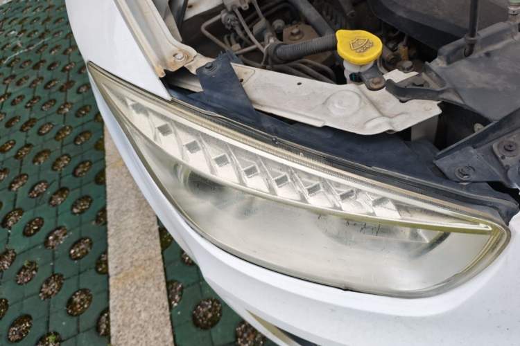 Used Bestune X80 2016 2.0L automatic Comfort trim level Right Front Headlight