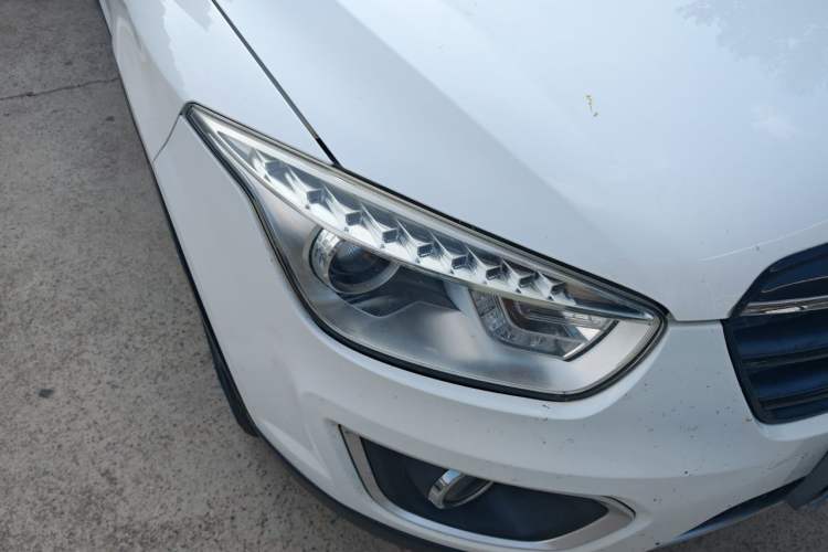 Used Bestune X80 2016 2.0L manual Comfort trim level Right Front Headlight