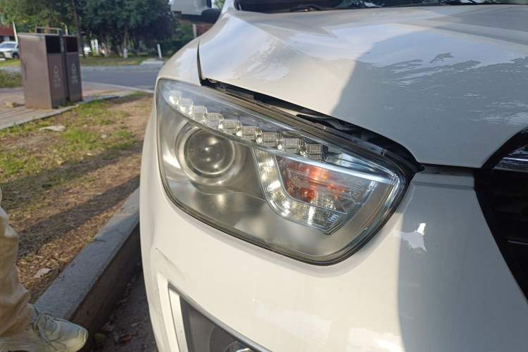 Used Bestune X80 2016 2.0L Automatic Luxury Model Right Front Headlight