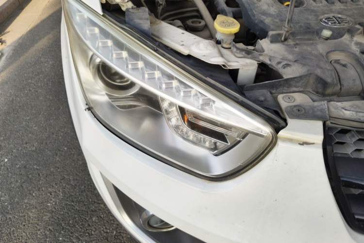 Used Bestune X80 2016 2.0L Manual Luxury Edition Right Front Headlight