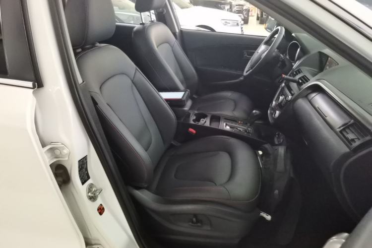 Used Bestune X80 2016 2.0L Automatic Luxury Model Right Front Seat