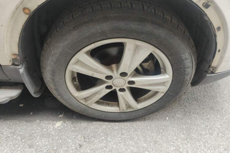 Used Bestune X80 2016 1.8T automatic comfort version Right Front Wheel Hub