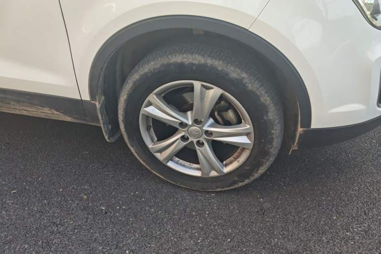 Used Bestune X80 2016 2.0L automatic Comfort trim level Right Front Wheel Hub