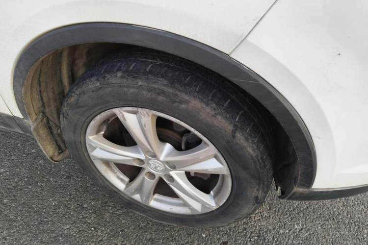Used Bestune X80 2016 2.0L Manual Luxury Edition Right Front Wheel Hub