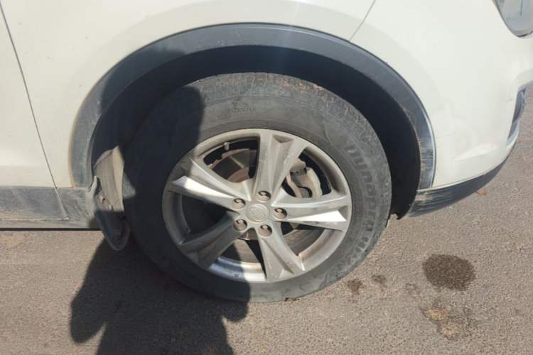 Used Bestune X80 2016 2.0L automatic Comfort trim level Right Front Wheel Hub