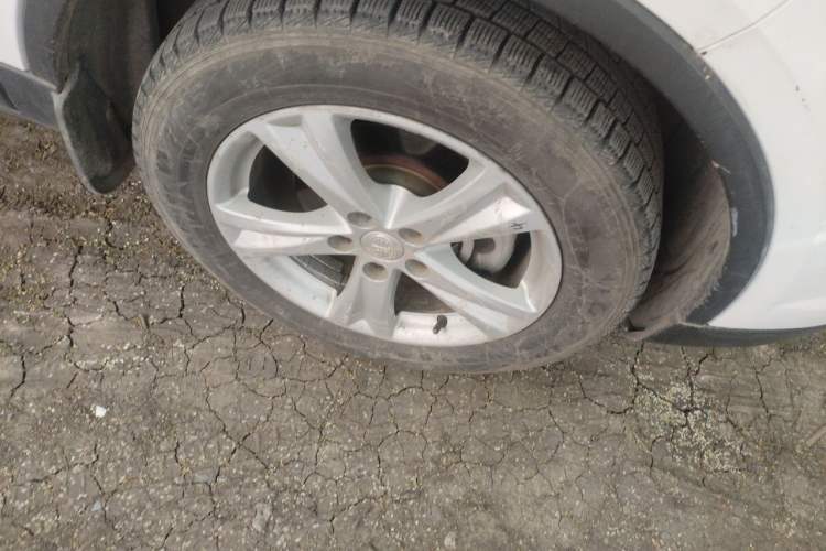 Used Bestune X80 2016 2.0L Automatic Luxury Model Right Front Wheel Hub