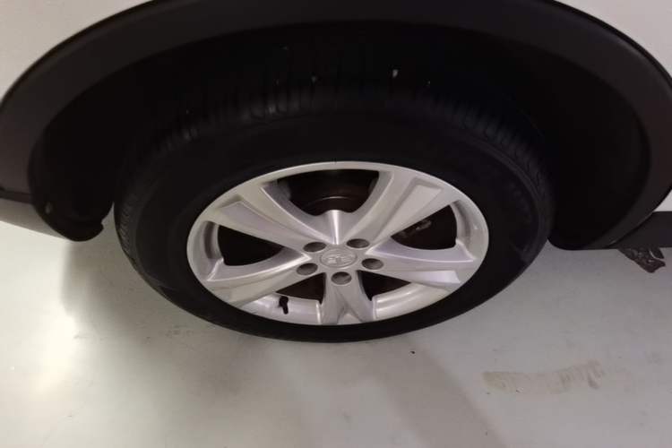 Used Bestune X80 2016 2.0L Automatic Luxury Model Right Rear Wheel Hub