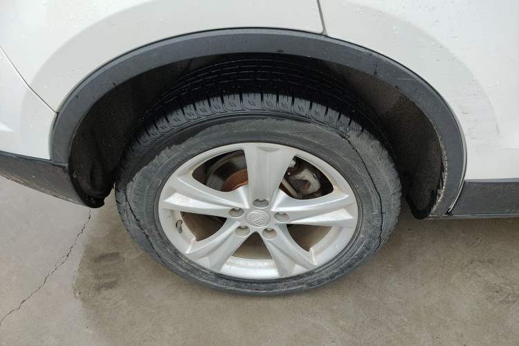 Used Bestune X80 2016 2.0L manual base trim Right Rear Wheel Hub